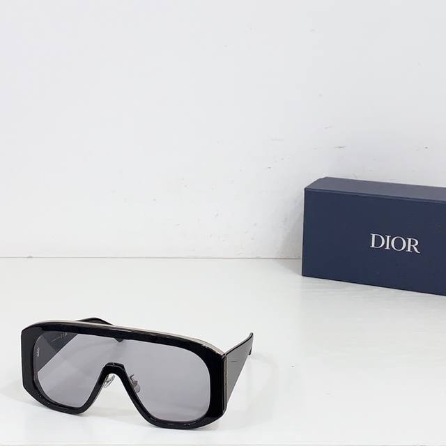 Dior* Model: Diorgraphique M2N Size: 10Ao*3 140