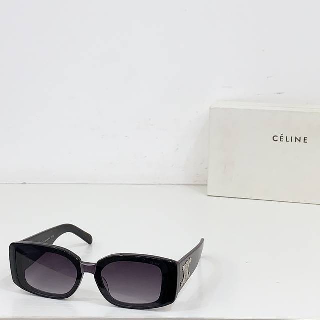 Celine Mod: Cl42129U Size: 52 20 145