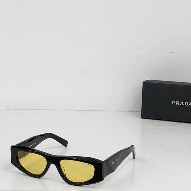 Prada Mod: Pr B19S Size: 53 X 17 145