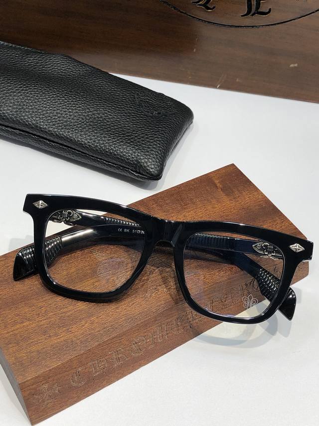 Handcrafted Wooden Frame Autumn/Winter New Arrival Chrome Heart Ch8251 Size: 51-