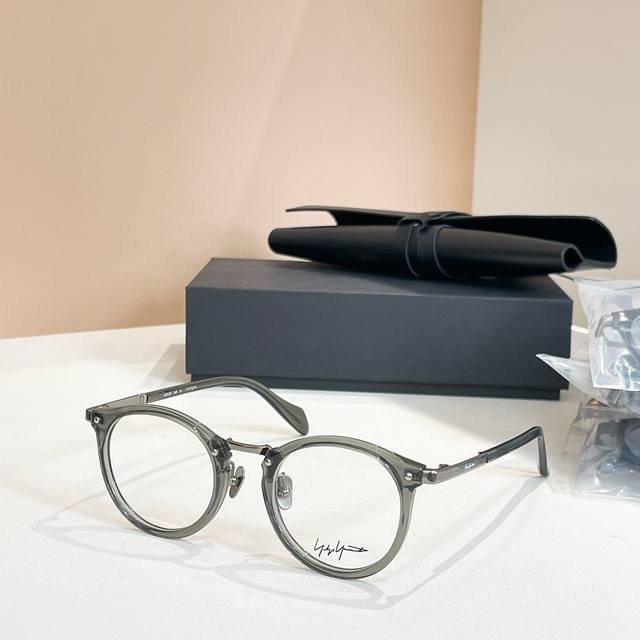 Yohji Yamamoto Model: 19-0076 Size: 48 Cm 23-145 Titanium~~