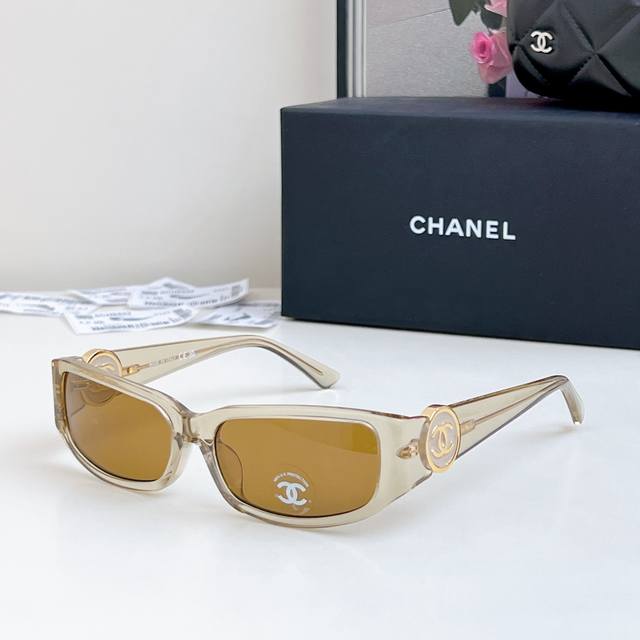 Y2K Sunglasses, Classic Round Double C Chanel* Model: 9522 Size: 56-18-137