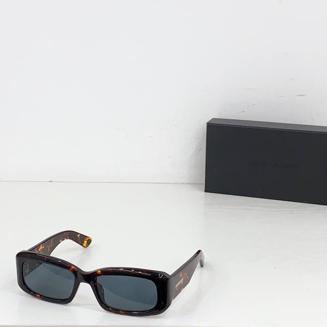 Saint Laurent Model: Sl809 Size: 57Mm 18-140