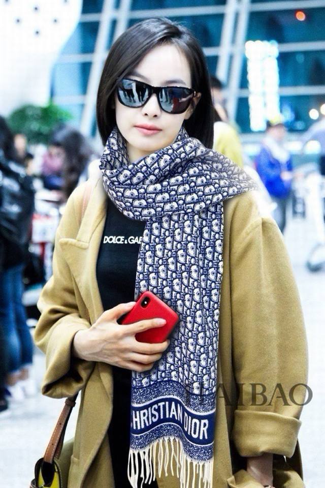 Best-Selling Item Now In Stock! Highly Recommended Do-Letter Fringe Long Scarf.
