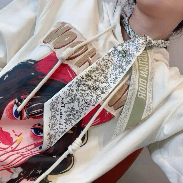 This Mitzah Silk Scarf Is Meticulously Crafted From White Silk Twill Fabric, Ado