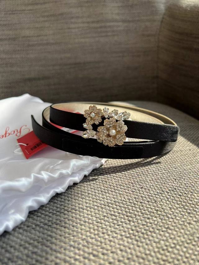 This Flower Strass Flower Diamond Belt Is Crafted From Elegant Silk Satin And Ad