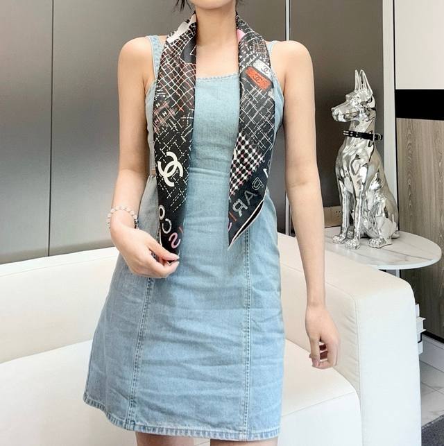 Product Name: Colorful Kangpeng Fabric: Silk Dimensions: 90X90 Colors: Black, Iv