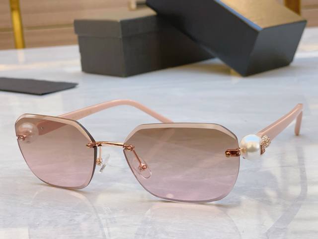 Givenchy New Sunglasses, Model: Gv4010M, Size: 61Mm 17-140