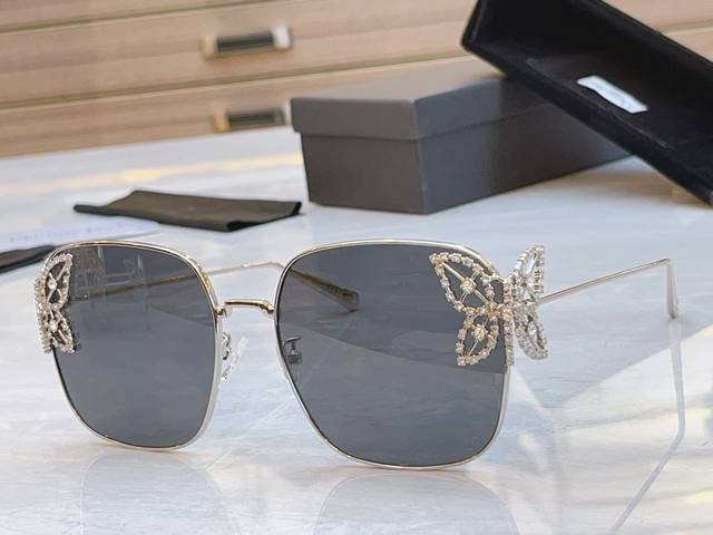 Dior* New Sunglasses, Model: Diorfantasticas1U, Size: 61Mm 18-140