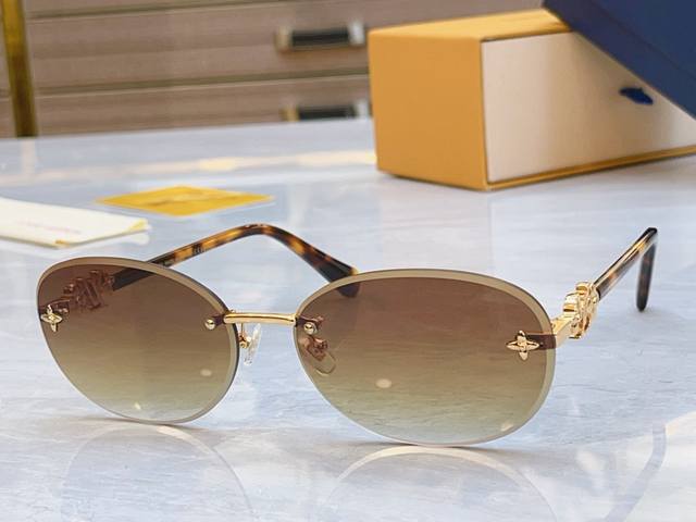 Louis Vuitton New Sunglasses, Model: Z24591, Size: 64Mm 16-145