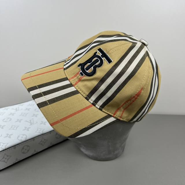 Comes With A Dust Bag. Burberry. A Hot Seller On Xiaohongshu! Checkered Fisherma