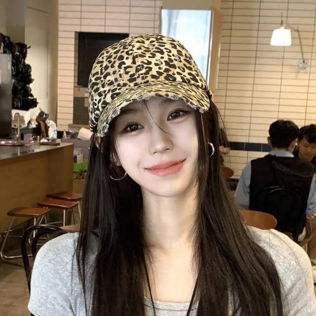 Lv Louis Vuitton Leopard Print Duckbill Hat For Women, Summer 2025 New Arrival,