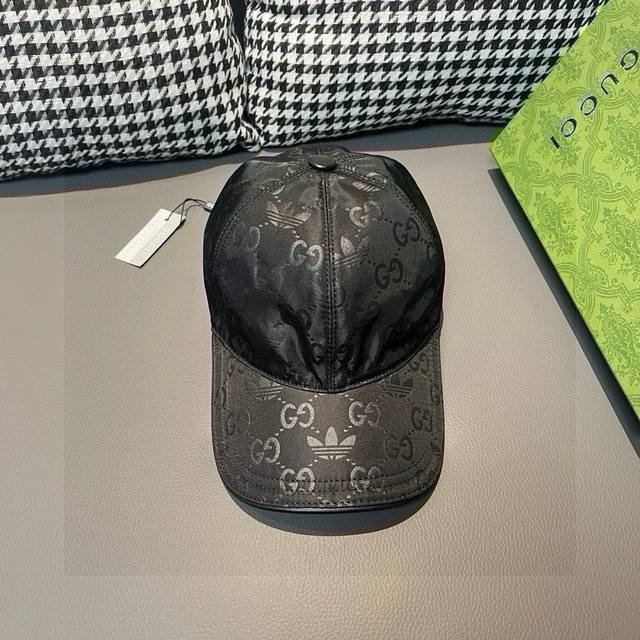 Gucci New Arrival: Adidas & Gucci Collaboration Model Now Available! Comes With
