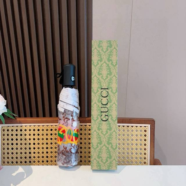 Gucci Classic Transparent Three-Fold Automatic Folding Umbrella. Exquisitely Cra