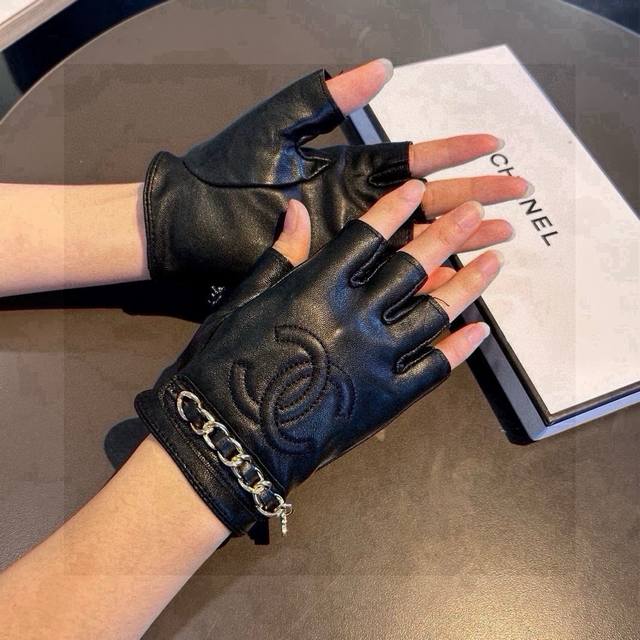 2025 Chanel New Short Gloves, Fashionable Motorcycle Gloves, Autumn/Winter New R
