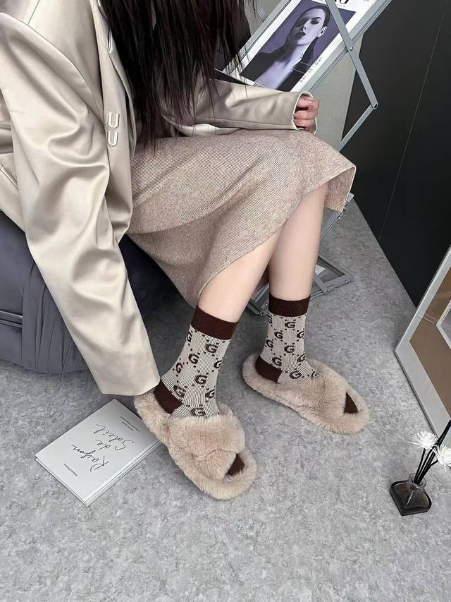 Packaged In A Box Of Four Pairs, Gucci High-End Version ~ Absolutely Stunning Gu