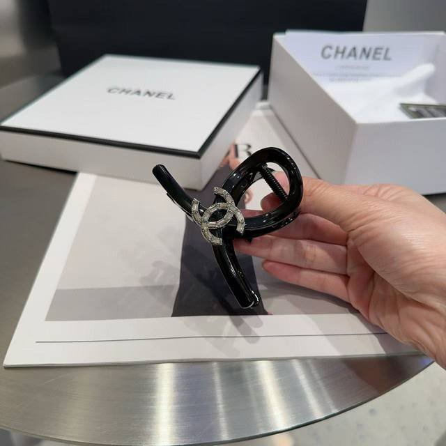With Packaging Box Chanel Latest Small Chanel Hair Clip, Simple And Practical, F