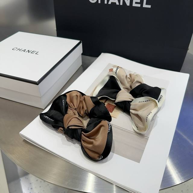 With Packaging Box Chanel Chanel Latest Small Chanel Hairband, Simple And Practi