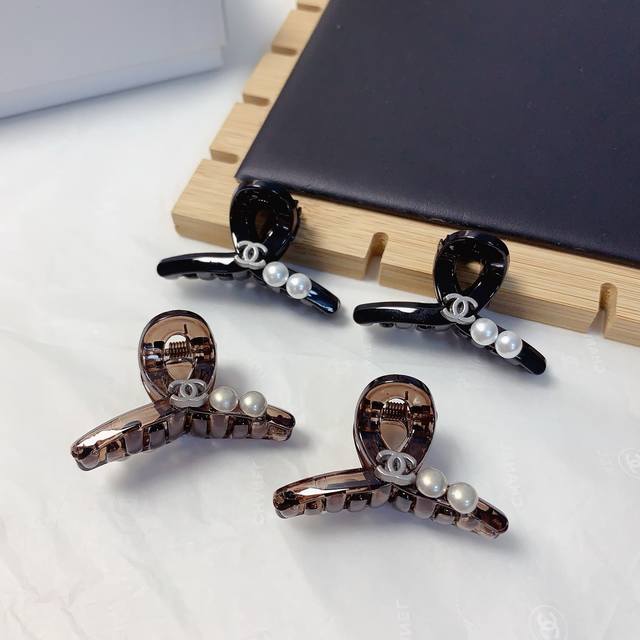 Chanel Chanel Hairpin Mini Pearl Logo Grab Clip Korean-Style Small Side Clip Ele