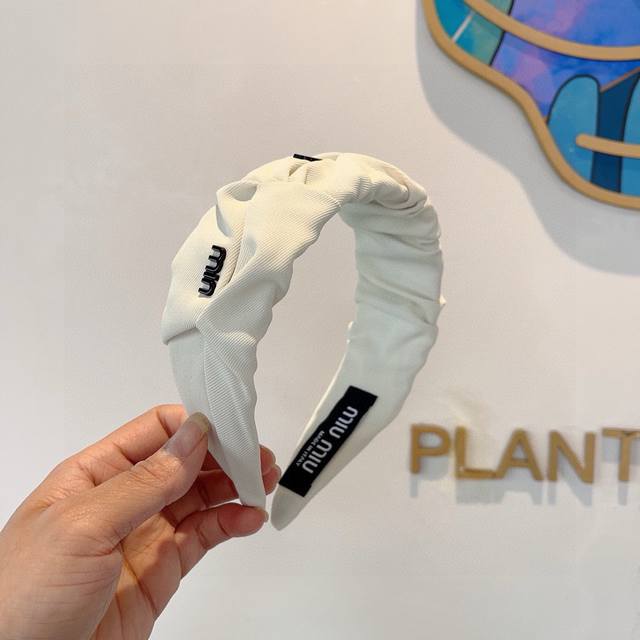 With Packaging Miu Miu New Korean-Style Pleated Letter Hairband, All Details Pho