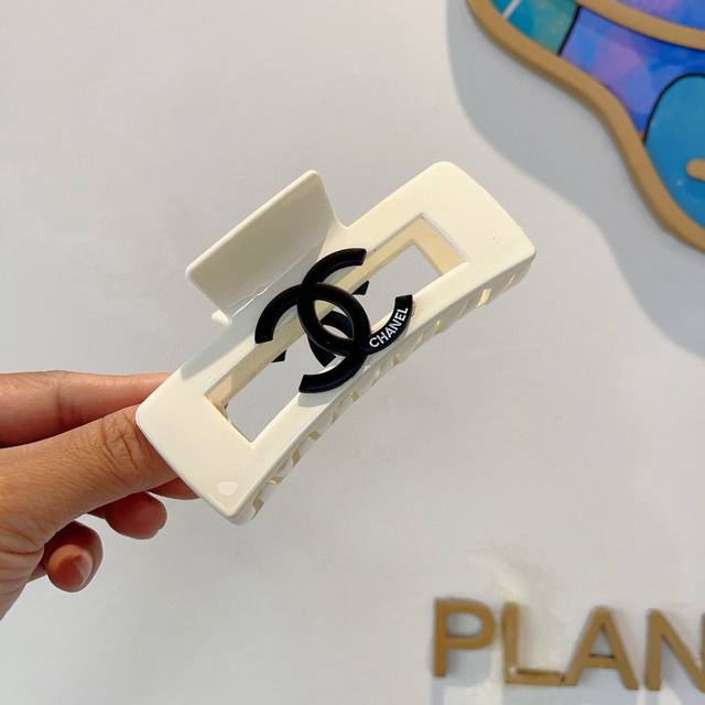 With Packaging Chanel New European And American-Style Trendy Hair Clip, The Same