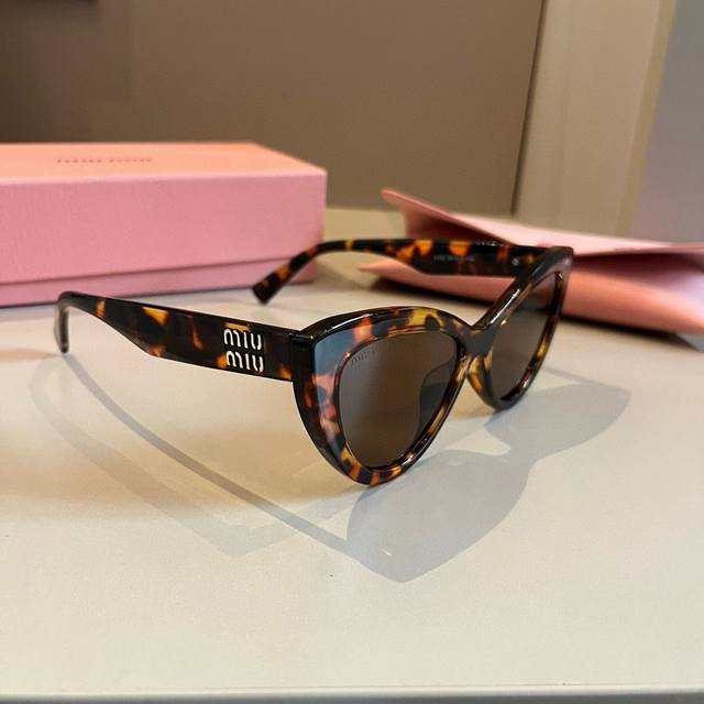 Miu Miu New Cat-Eye Sunglasses, Must-Have For Travel, Same Style As Many Celebri