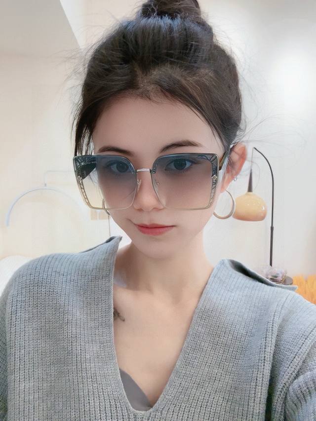 Nylon Series Lv Oversized Frame Sunglasses Classic Square Frame Design, Flatteri