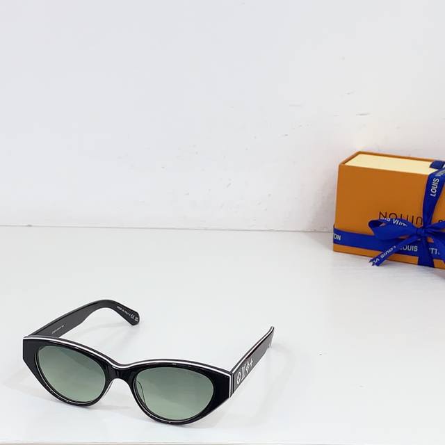 Louis Vuitton Model: Z2686U Size: 53Mm X 19Mm X 145Mm