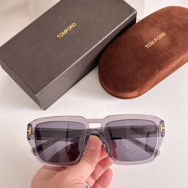 Tomfor* Mod: Ft1202 Size: 54Mm 19-145