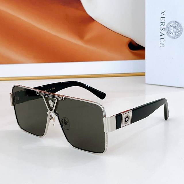 Versace Model: Ve6739 Size: 138 X 0 145