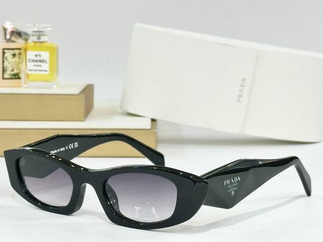 Prada Mod: 0Prb16S Size: 54Mm 20 145