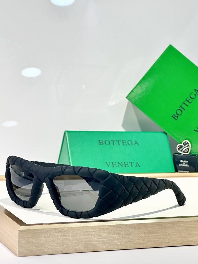 Bottega Veneta Mod: Bv1303S Size: 56Mm 19 135