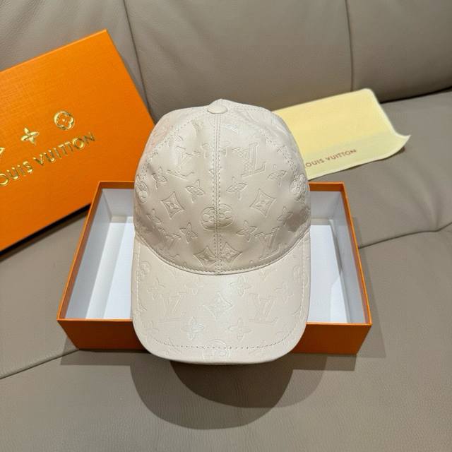 New Arrival! Comes With A Box And Fabric Bag. Louis Vuitton New-Style Baseball C