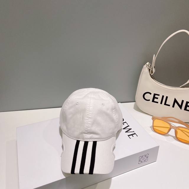 Paris Saint-Germain X Adidas Collaboration New Baseball Cap, Edgy And Trendy Str