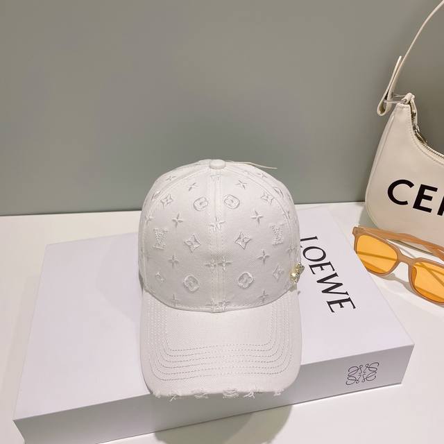 Louis Vuitton Baseball Cap, Louis Vuitton New Lv Baseball Cap, Meticulously Craf