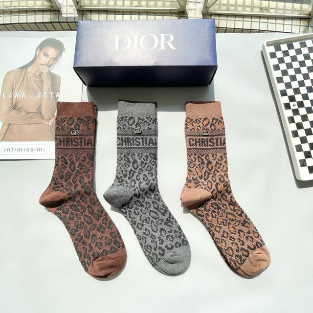 Packaging, One Box Of Three Pairs. Dior Super Popular Socks, Same As The Officia