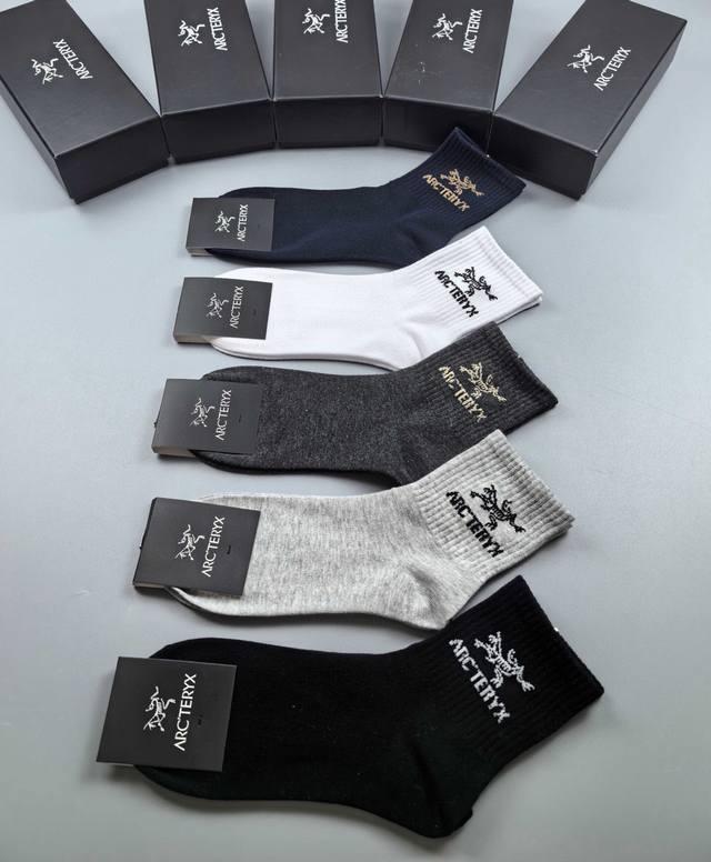 Special Edition Arc'teryx Men's New Mid-Calf Socks Made From 100% Cotton, Featur