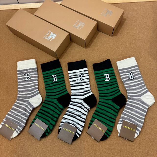 Special Burberry New Women's Mid-Calf Socks, 5 Pairs Per Box. Classic Large B Lo