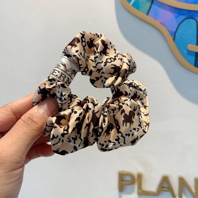 With Packaging Hermes Imported Large Intestine-Shaped Hair Elastic, Silk Satin S