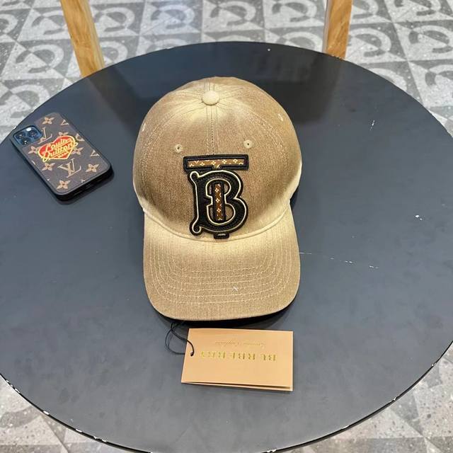 Burberry 2025 Gradient Denim Baseball Cap, Matching The Big Brands, Super Versat