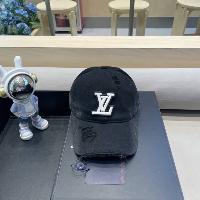 Flv Autumn New Arrival Baseball Cap With Small Logo In Several Colors, Very Time