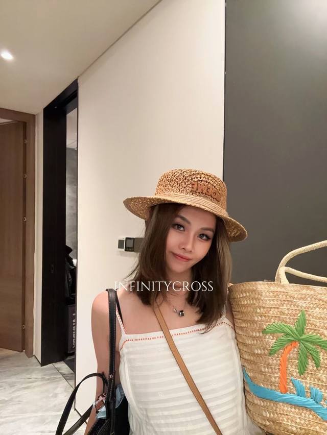 Running Quantity Loewe Spring/Summer Flat-Top Straw Hat Authentic Camera-Capture
