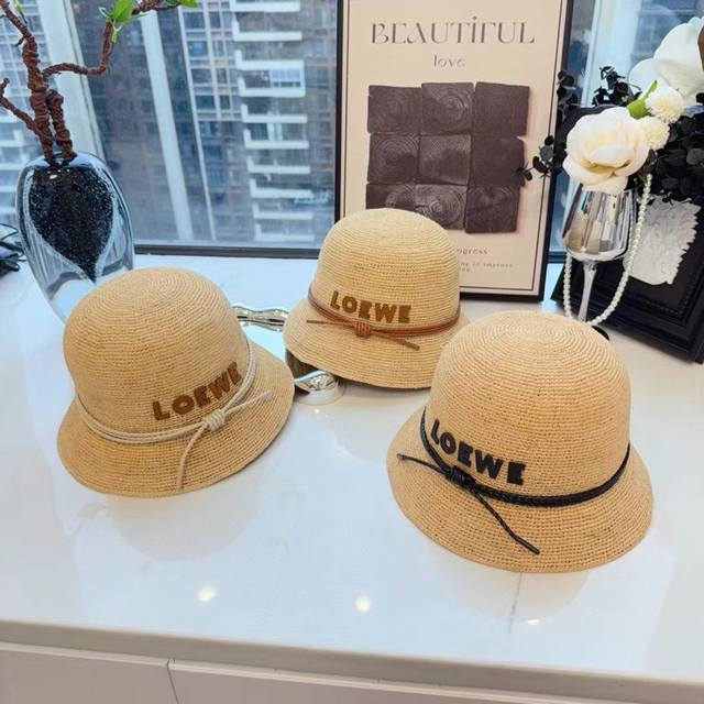 Loewe Minimalist Elegant Raffia Bowl Hat, A Simple Yet Sophisticated Design With