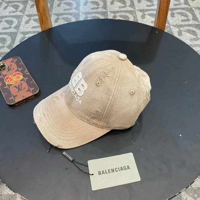 Balenciaga 2025 New Straw-Woven Sun Hat, Beach-Style, Simple And Elegant, Versat