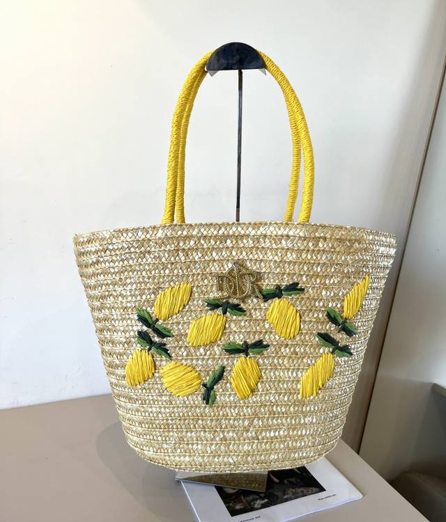 Dior Straw Single-Shoulder Handbag, Hand-Crocheted, Essential For Summer Outings