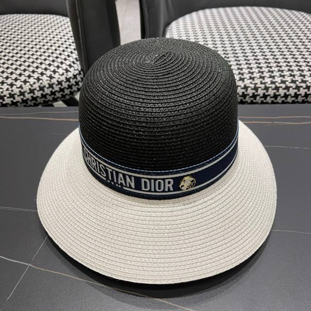 Dior New Arrival Straw Hat, A Summer Essential That's Both Stylish And Versatile