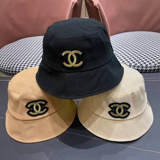 Chanel Spring/Summer New Fisherman's Hat, Classic Small Chanel Logo, Simple And