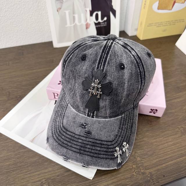 High-Volume Crochet Heart ~ New-Style Distressed Washed Cotton Baseball Cap, Uni