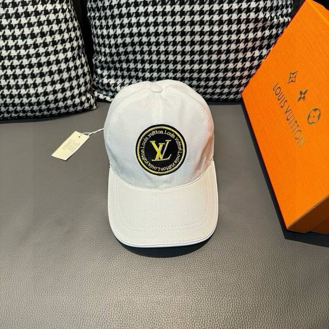 New Arrival, Comes With A Box And Fabric Bag. Louis Vuitton New Original Basebal
