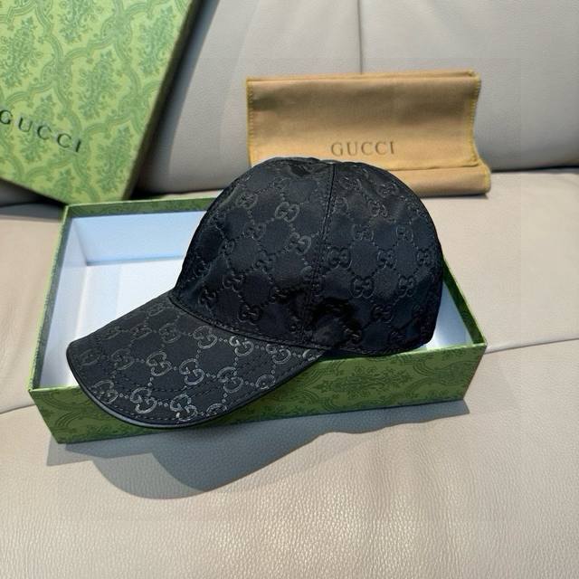 Timeless Classic! Comes With A Box And Cloth Bag, Gucci Classic Authentic Baseba